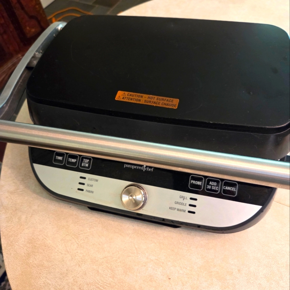Pampered Chef Black and Silver Grill Press